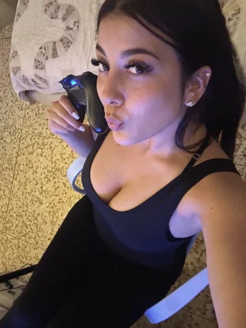 game's fun, but ur attention would be a much better distraction