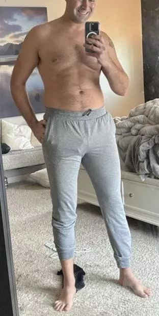 Gray sweatpants for the neighborhood moms 