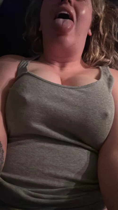 Hit me with your best cumshot 😉