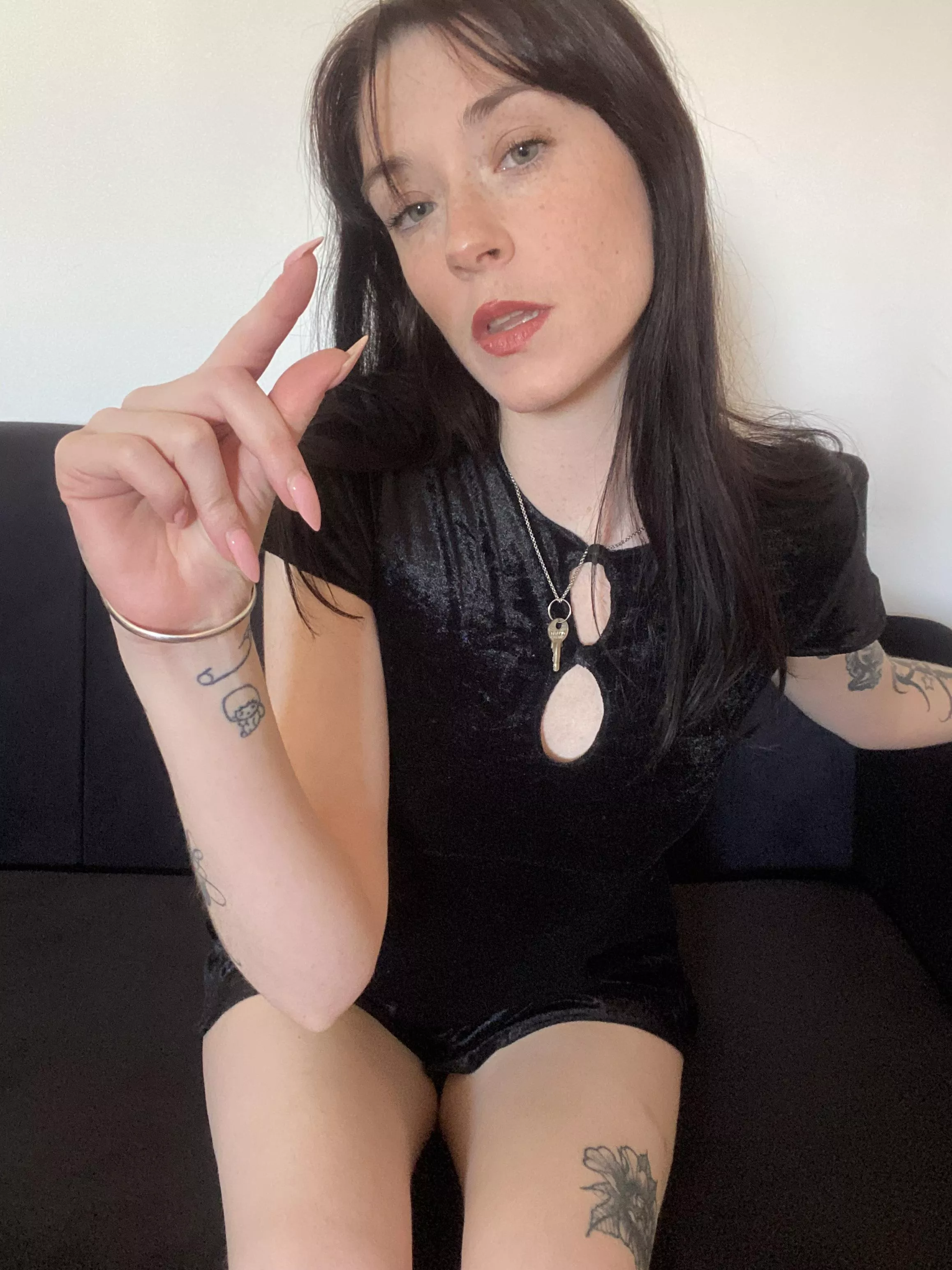 How horny would you get if I bullied you for your small penis weirdo 