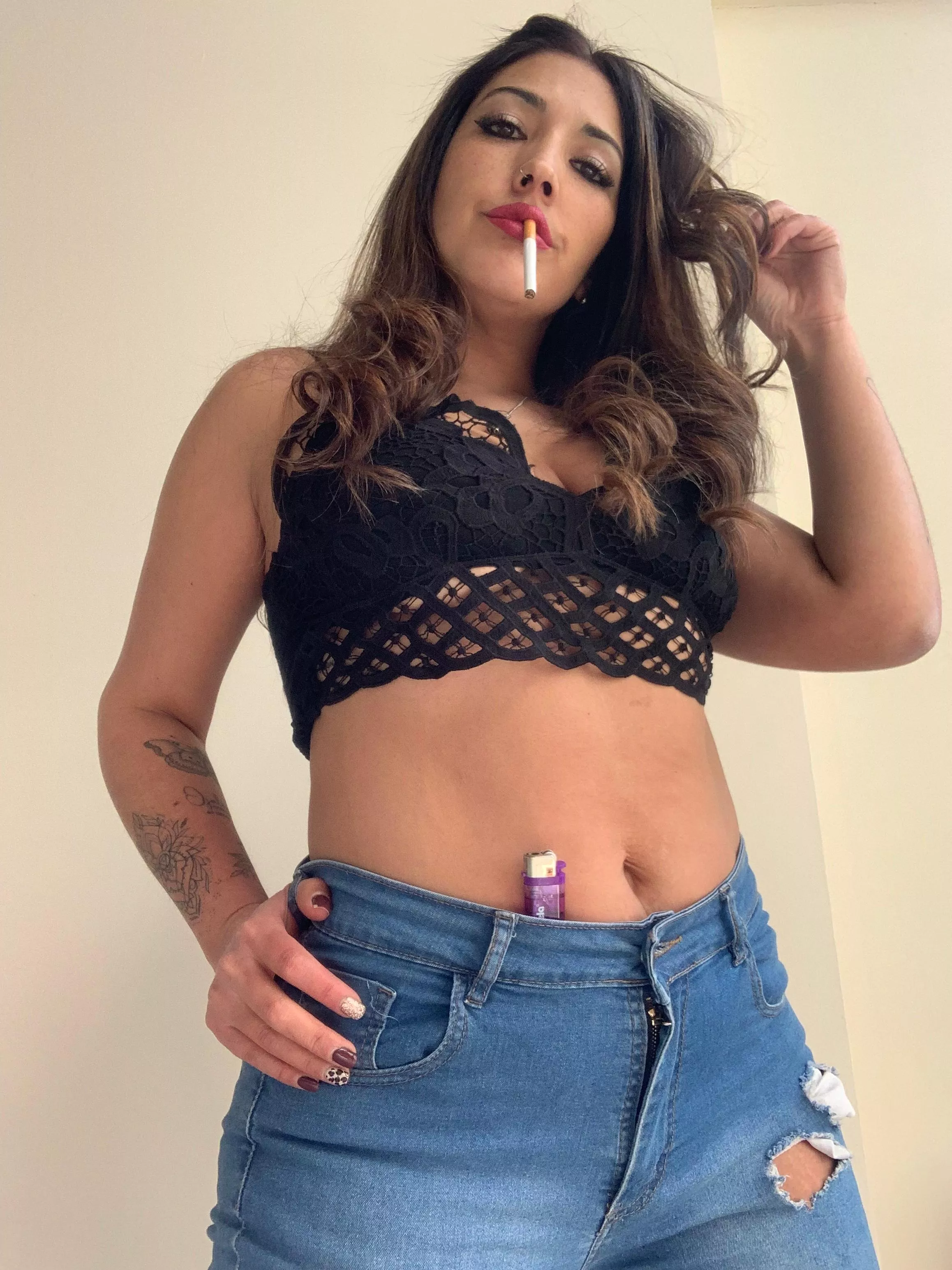 How much do men like it when a woman smokes while you fuck her? 