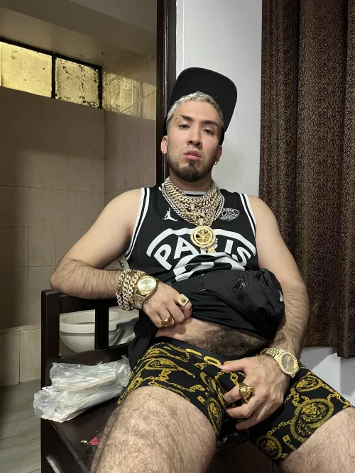 I'm selling my used underwear it comes hot according to the order of requests haha