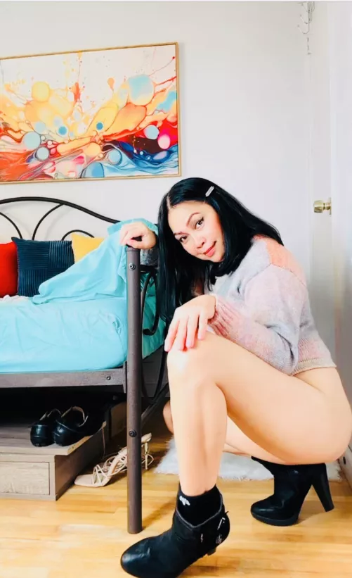 Imagine this asian 55yo gilf giving you dirty orders