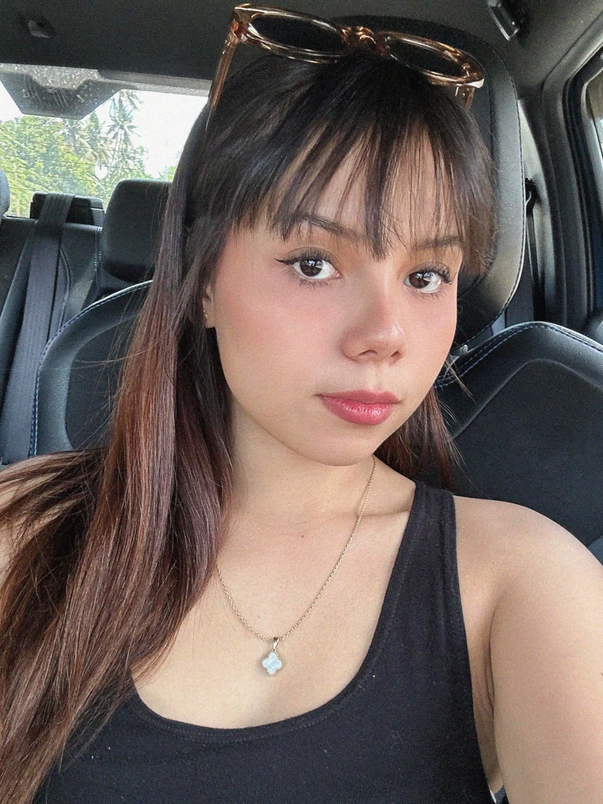 Is it wrong to be drawn to older guys who know how to treat a fragile girl right? [19F]