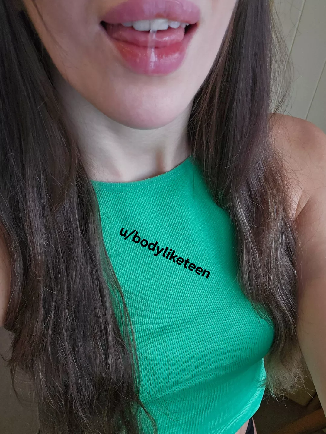 It's my daily routine to taste my grooly pussy:p 