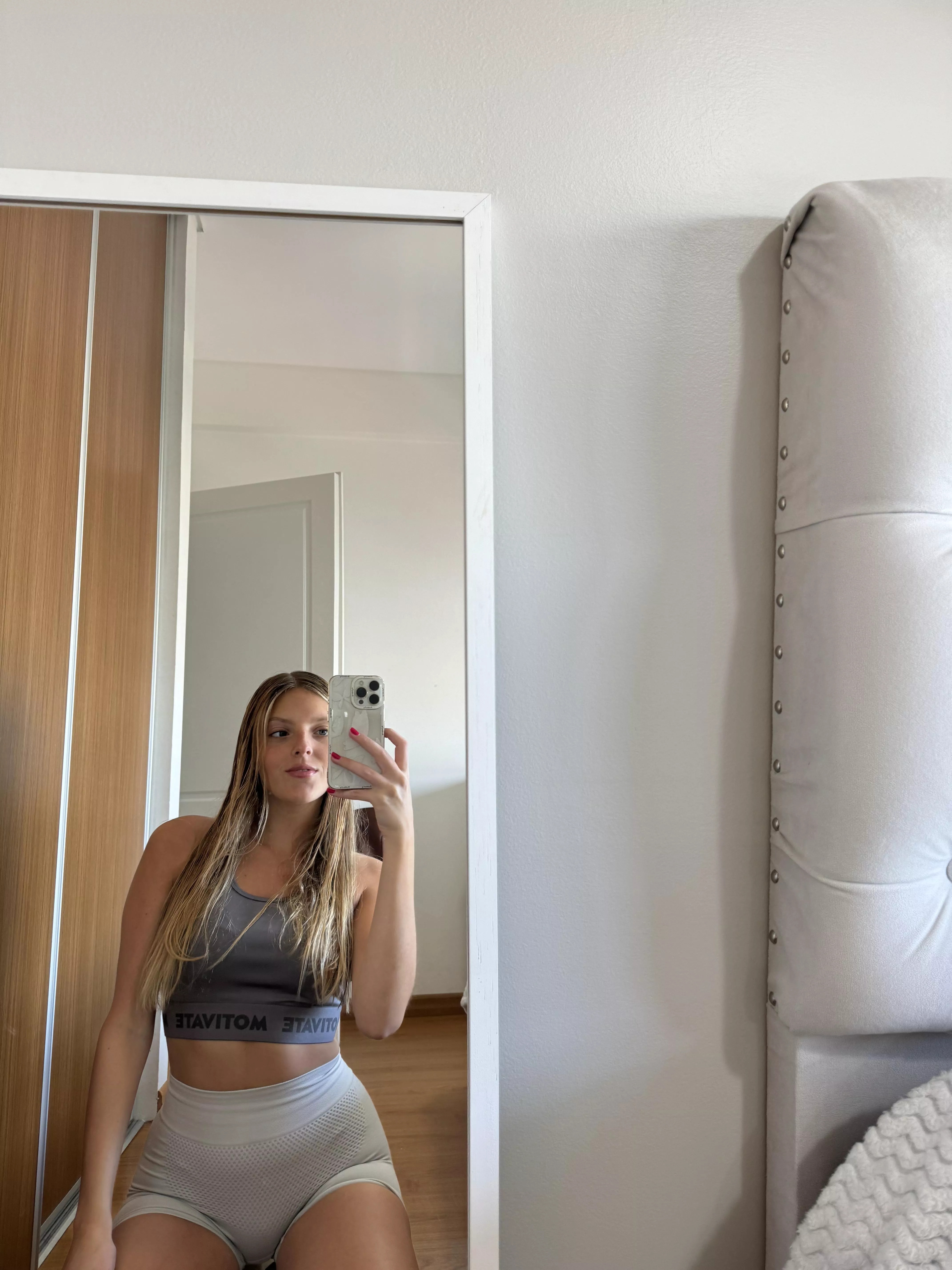 Looking for a bull who will satisfy my cravings for creampie. not yet a hotwife but you can teach me how I can be one.