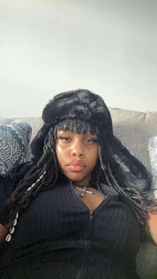 Obsessing over me isn’t enough, I need more..💵