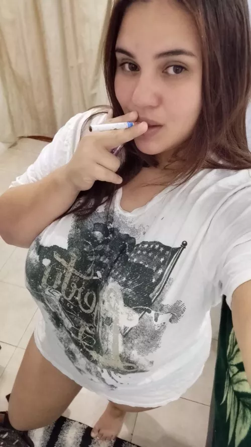 Smoking when you wake up is very relaxing. 