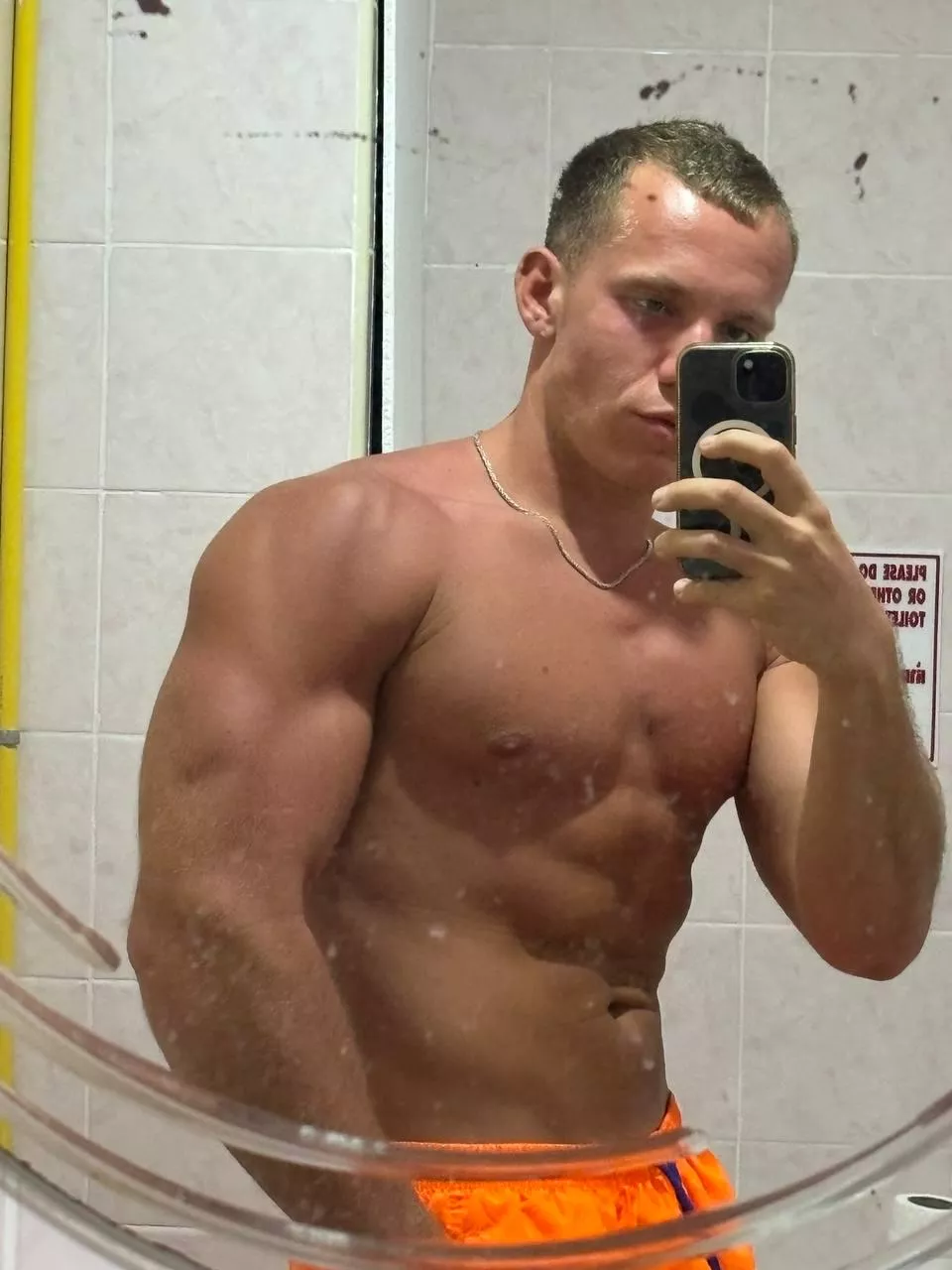 Wanna say something? I‘m all ears😏