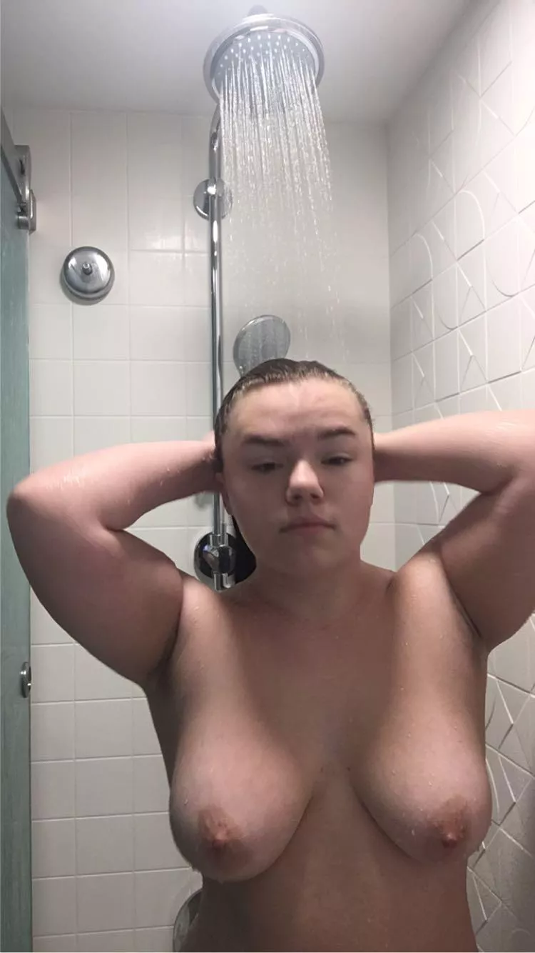 Who wants to cum on these 😁