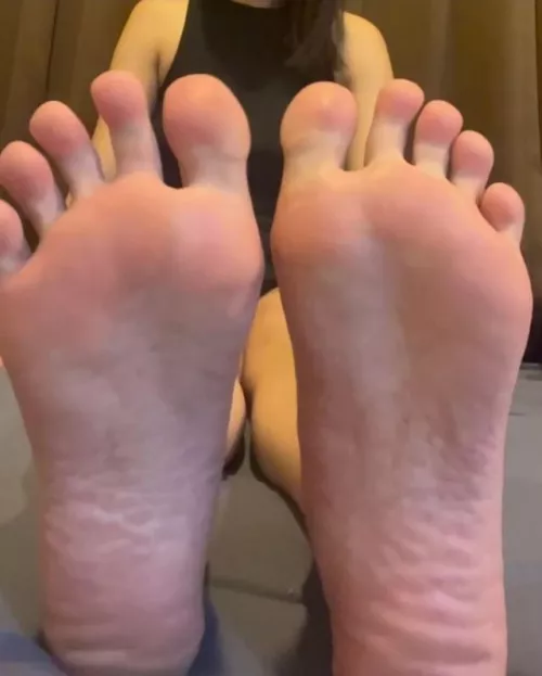 You can't stop gooning to my soles can you 