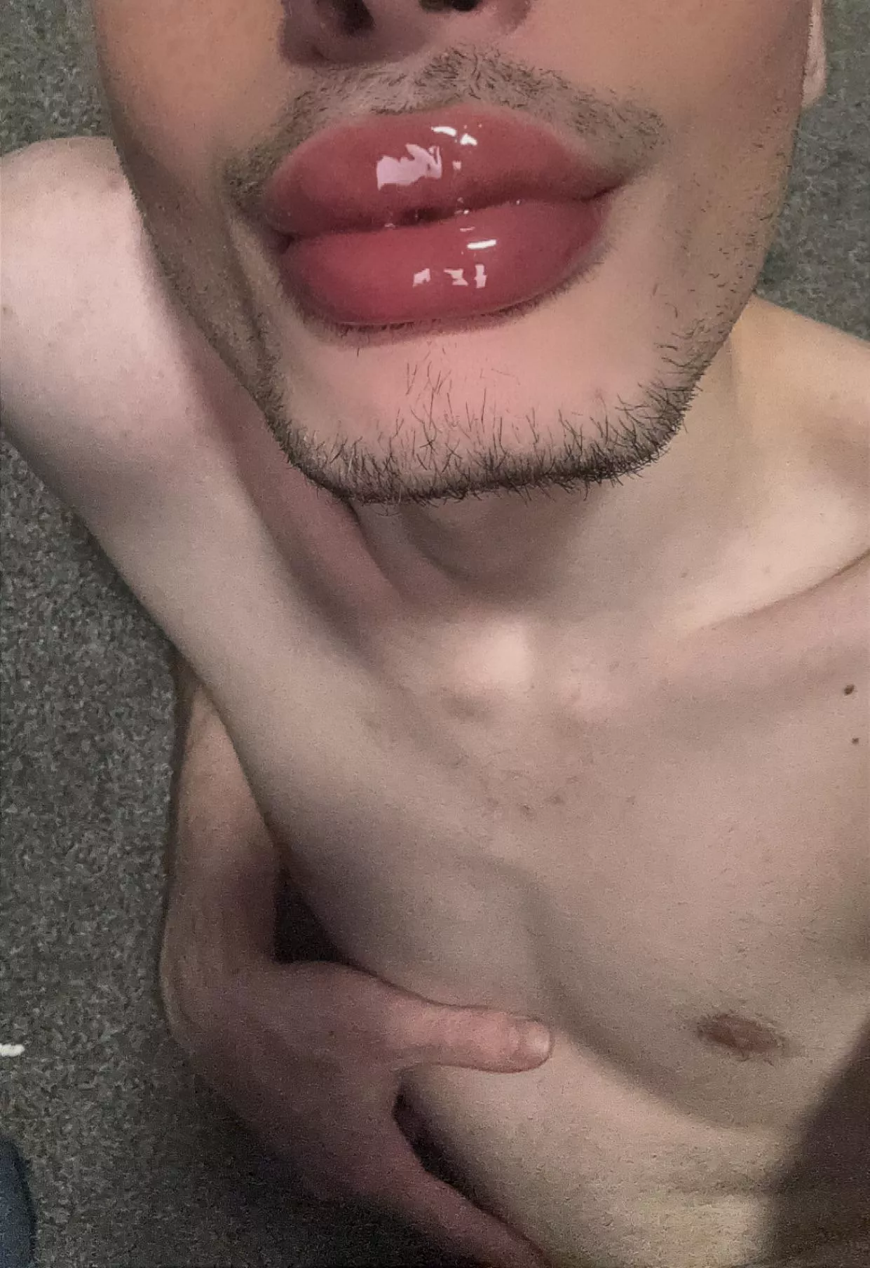 21 any south asian lads looking to get some good head or arab/black lads hmu