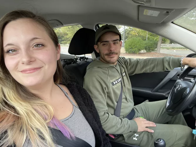 24/29 [MF4F] Hartford- looking for single females looking for couples 