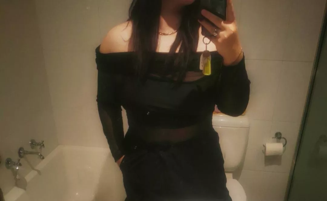 27F4M #Sydney Gentle domme for golden retriever sub (20s) | ongoing, serious, and genuine