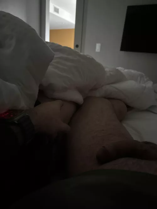 44/46 [MF4F] who wants to come and spoon and fork this morning in bed with us? Female only, DM open.