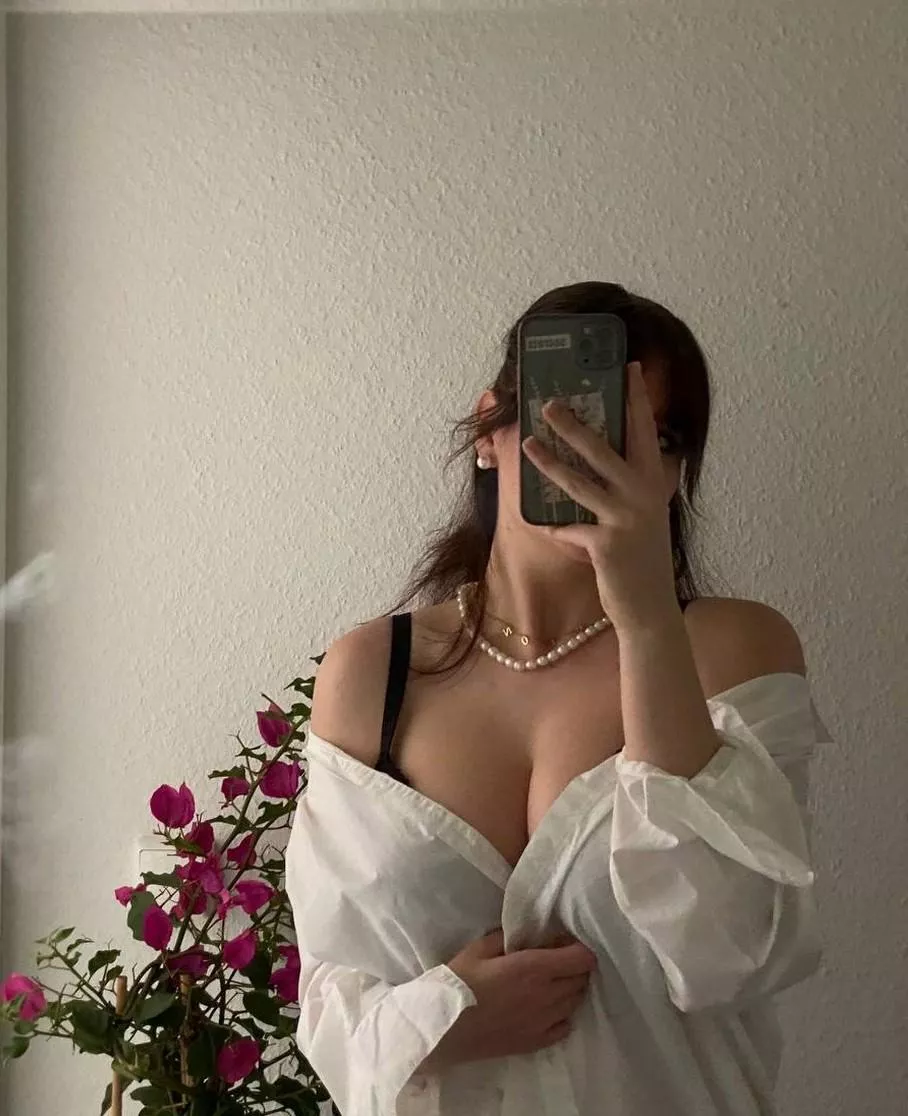 Do bad boys even like natural boobs 
