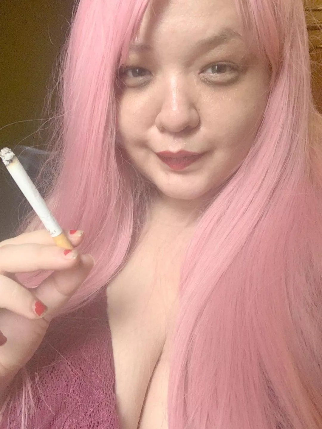 Do u like my hair and lipstick?