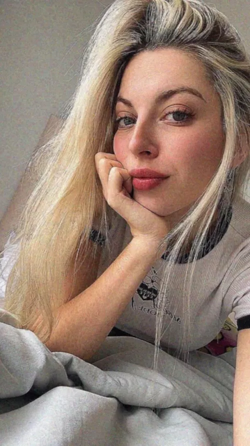 F 21  Simple today  but I’m always a little extra when it counts. 