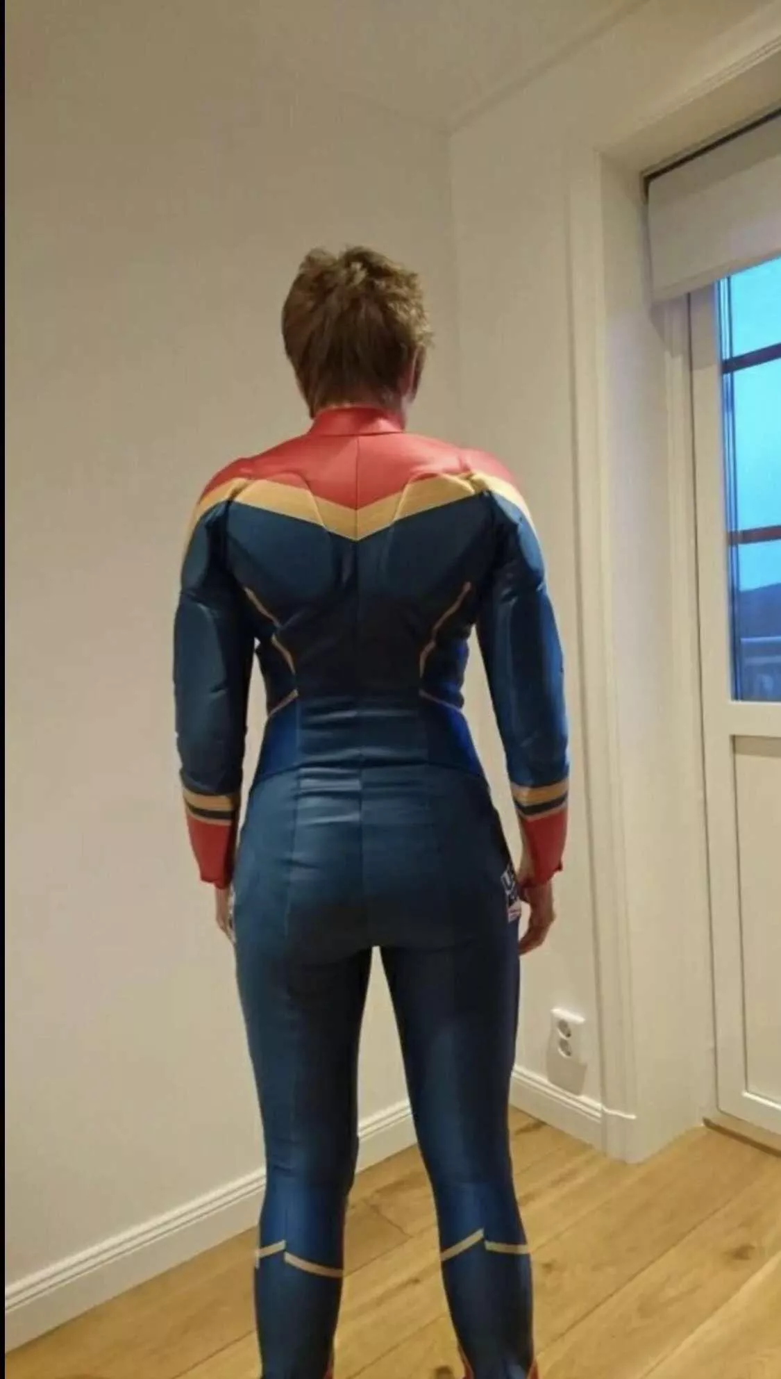 Gilf in a nice ski suit 