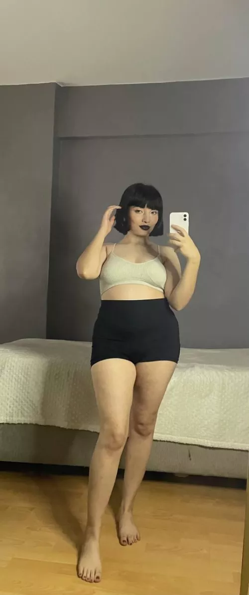 Girls with tight pussies always squirt well 