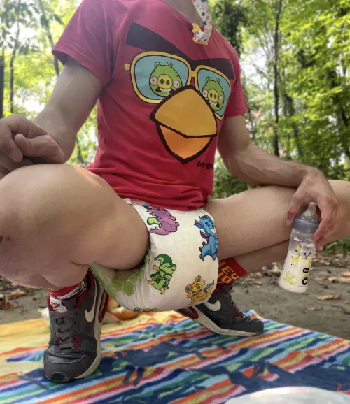I love when my diaper is so full that I can’t help but want to touch it yet I can’t because it might explode 🫠