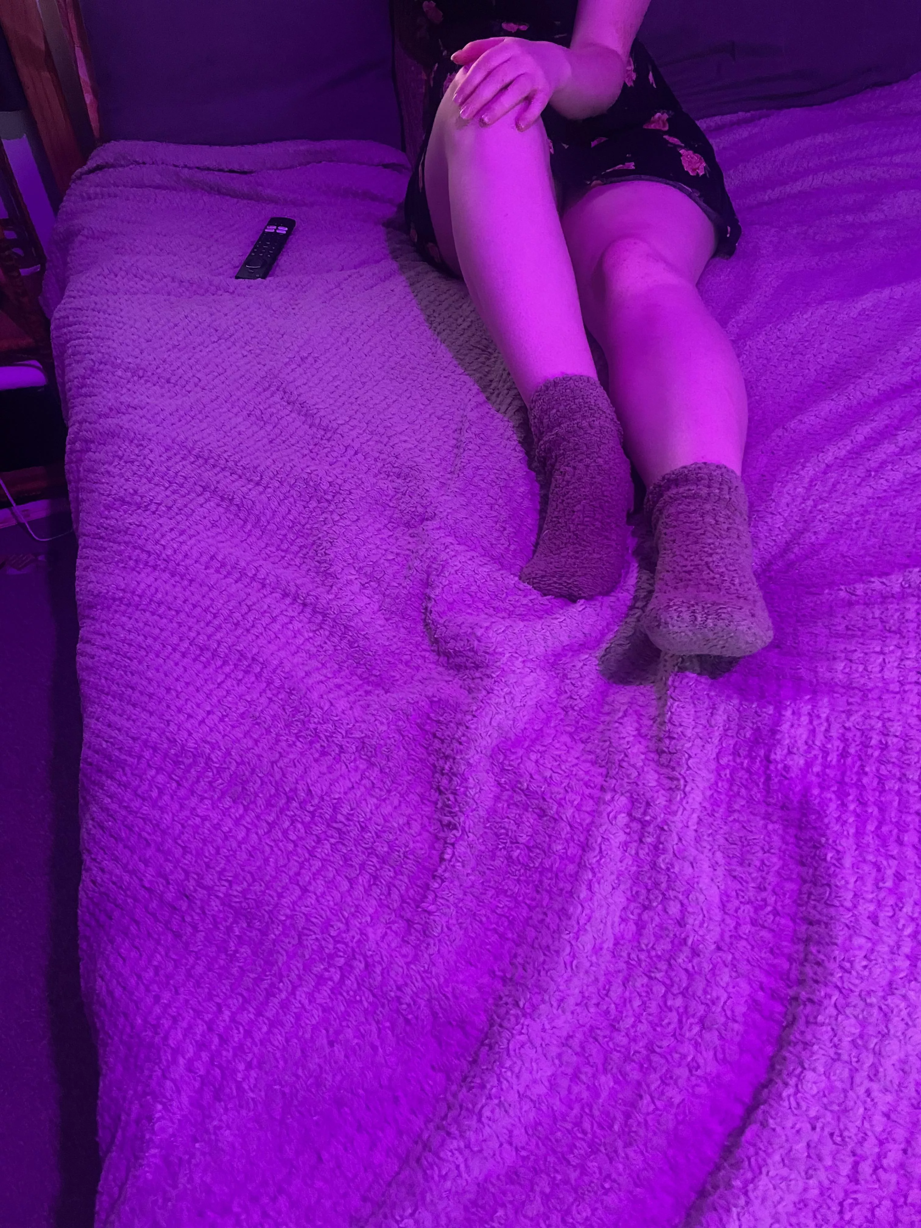 Imagine cumming on my fuzzy socks, how sticky they’d get 💦🥰