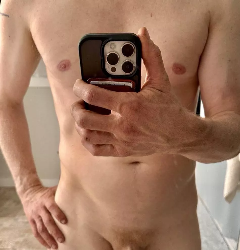M4MF Bi male looking for couple, 11/13 and 11/21, can host downtown