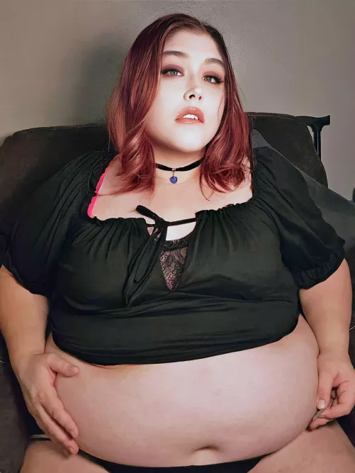 Sexy fatty growing for more! Come help and maybe get a spicy treat yourself 😉