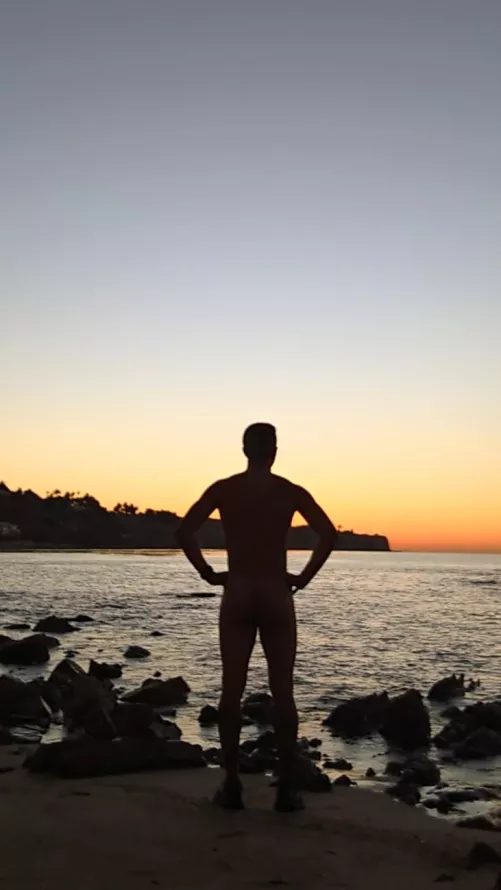 Stopped mid run this morning to watch the sunrise 😊