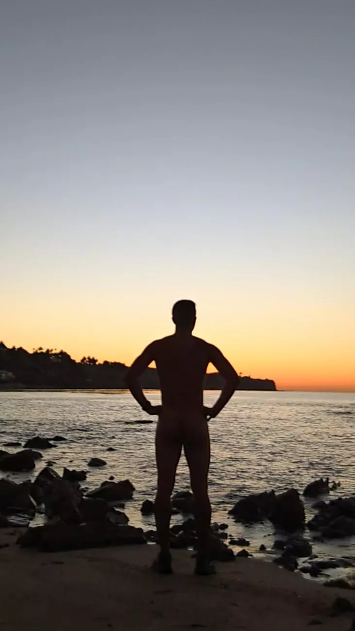 Stopped mid run this morning to watch the sunrise 😊