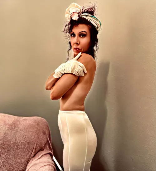 This the way to go when you want to keep it smooth from your natural waist to your thigh…  The retro filter is jut or fun. 