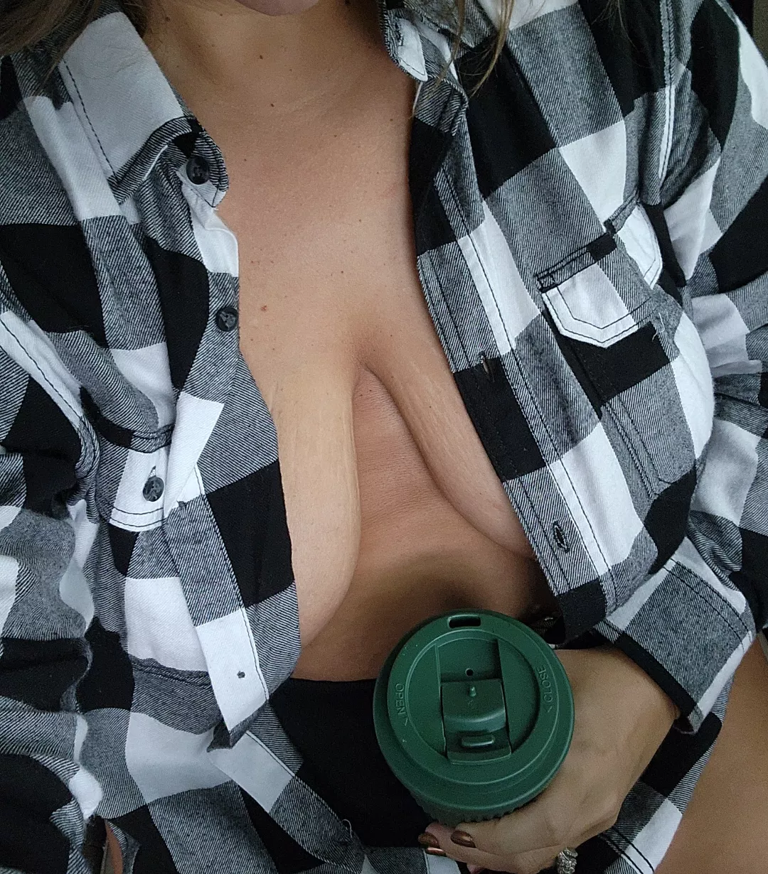 'Tis the Season of Flannels