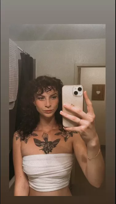 Wanna pass a hot friday with me?