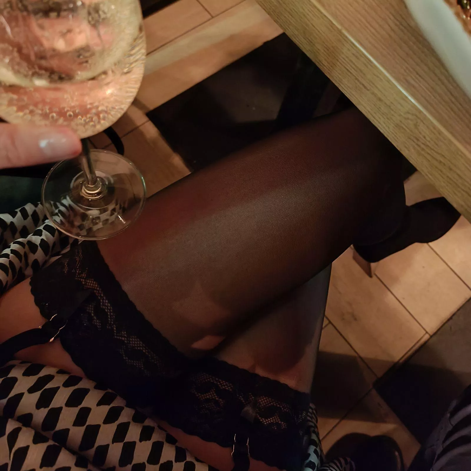 Who will drink prosecco with me?