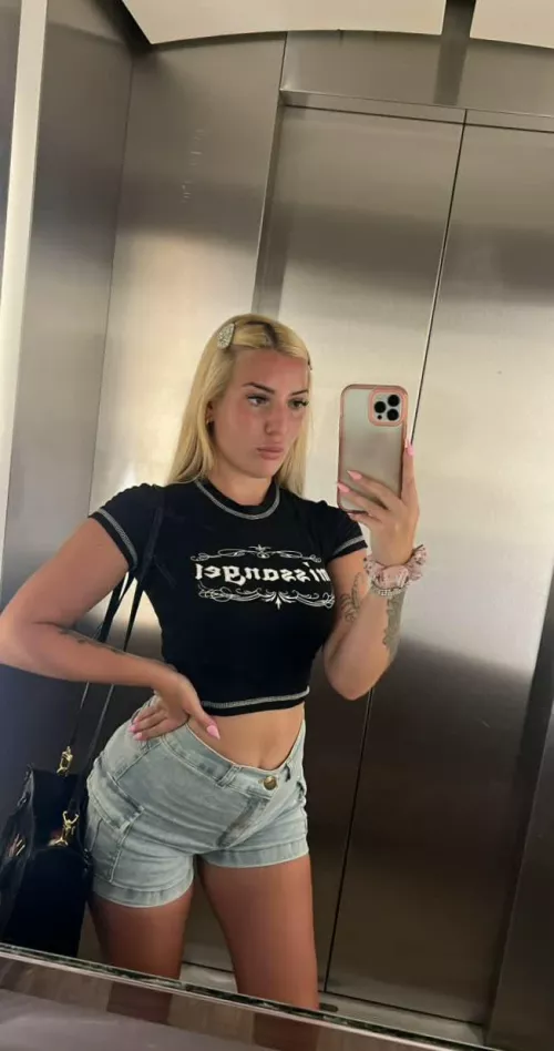 Can’t stop feeling the thrill today… what’s keeping you busy? 👅