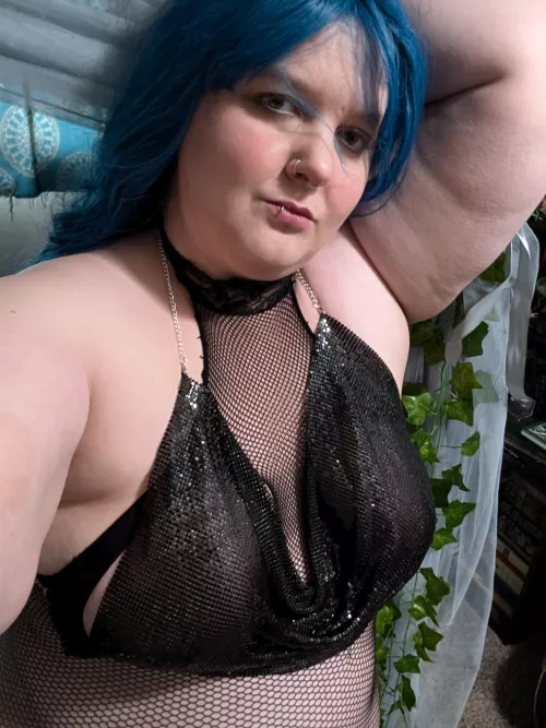 come have fun with a blue haired baddie