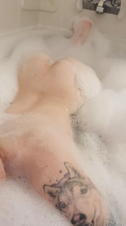 Dessert is ready and waiting for you 🍑🎂