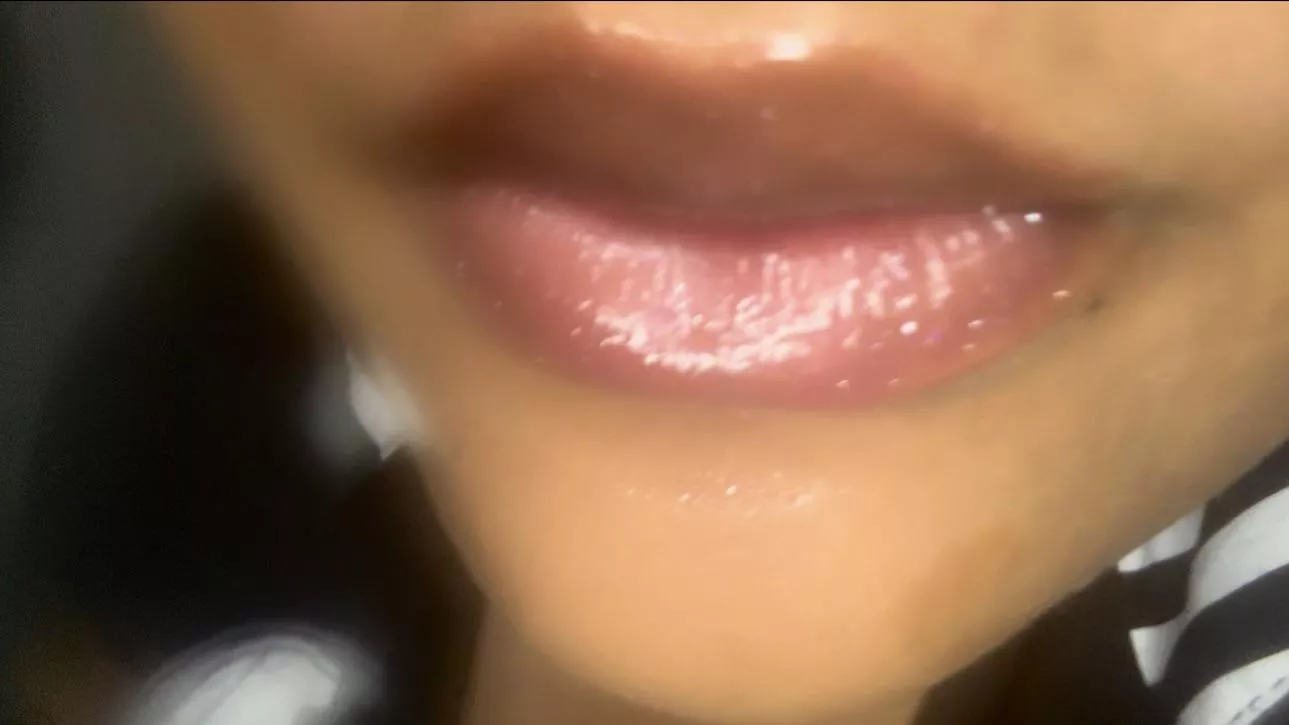 Glittery dream lips😘