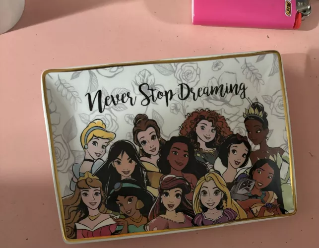 Hiii first time posting on hereee but I got a new rolling tray it’s cuteee