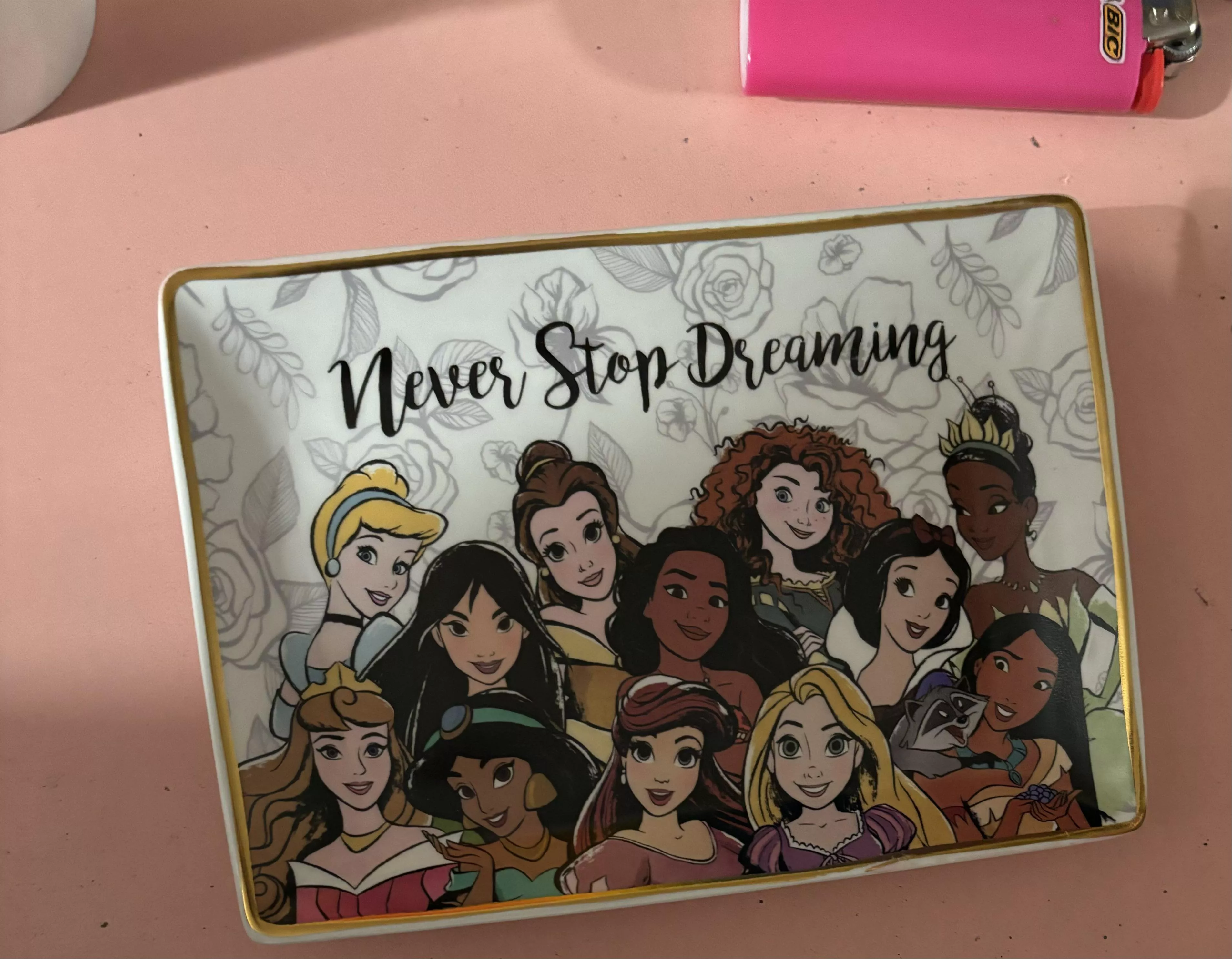 Hiii first time posting on hereee but I got a new rolling tray it’s cuteee