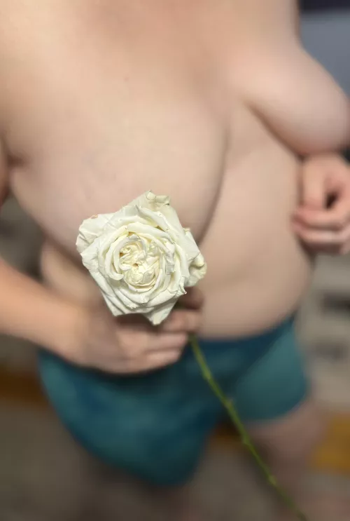 Hope this makes your Monday a little better. Wanna smell the flower?