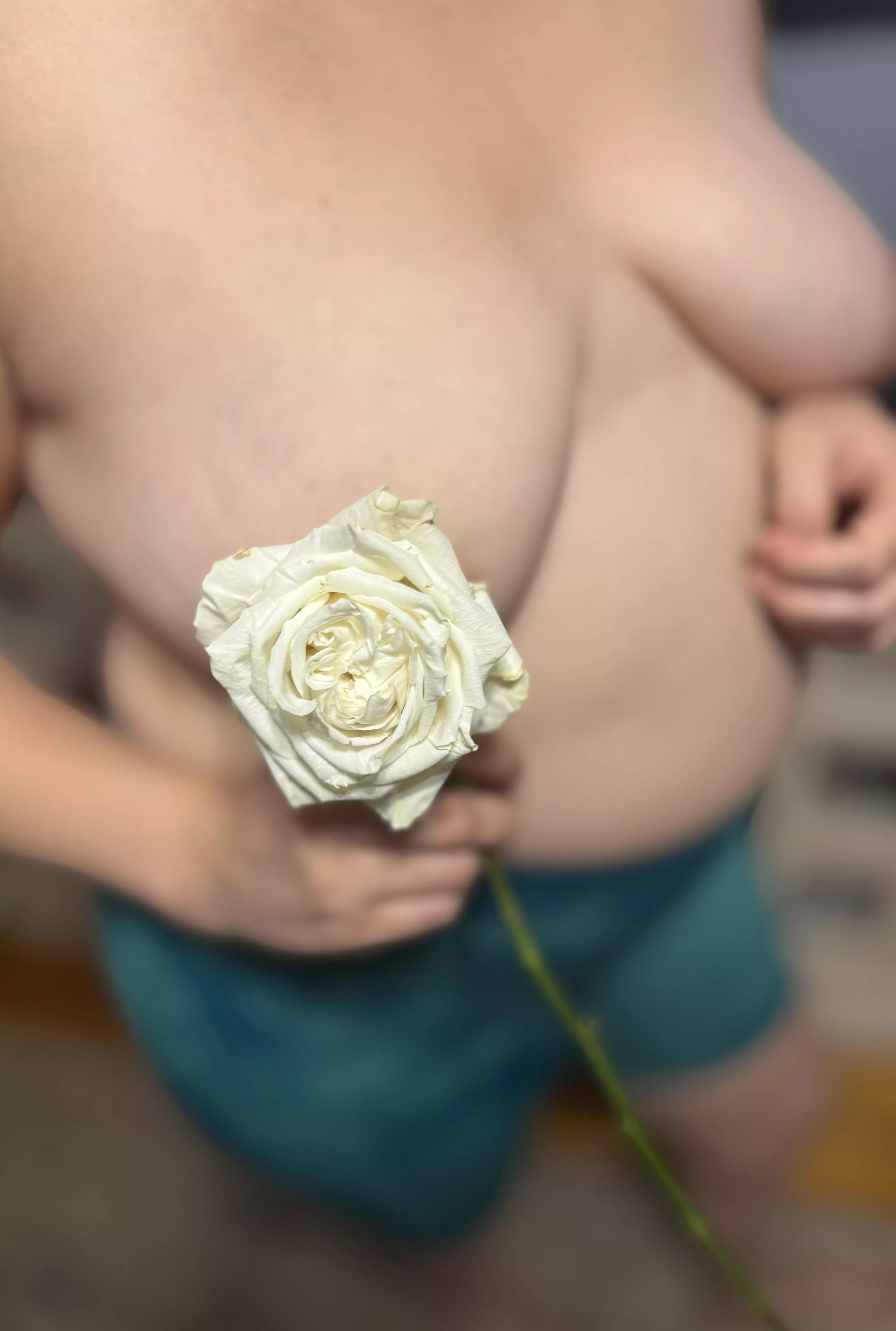 Hope this makes your Monday a little better. Wanna smell the flower?