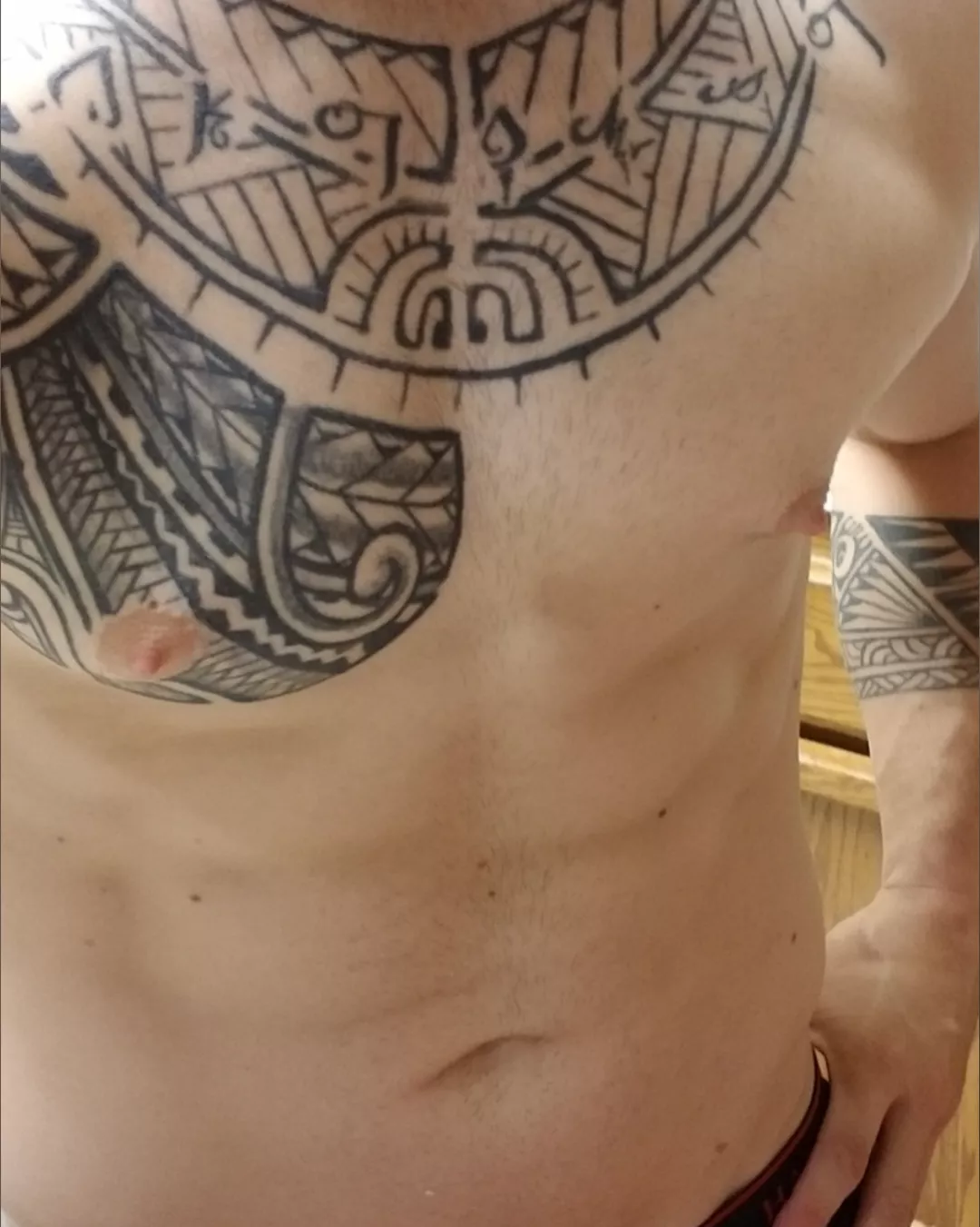 Hung , Healthy, Happy to help ..BWC in search or friends 