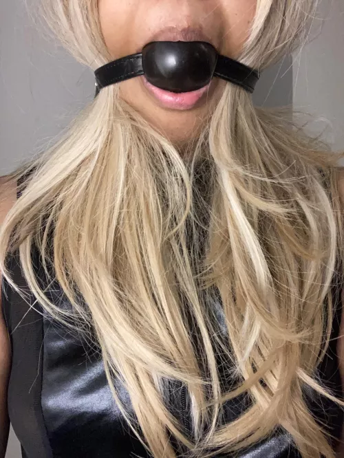 I love a nice big ball in my mouth 😏😈