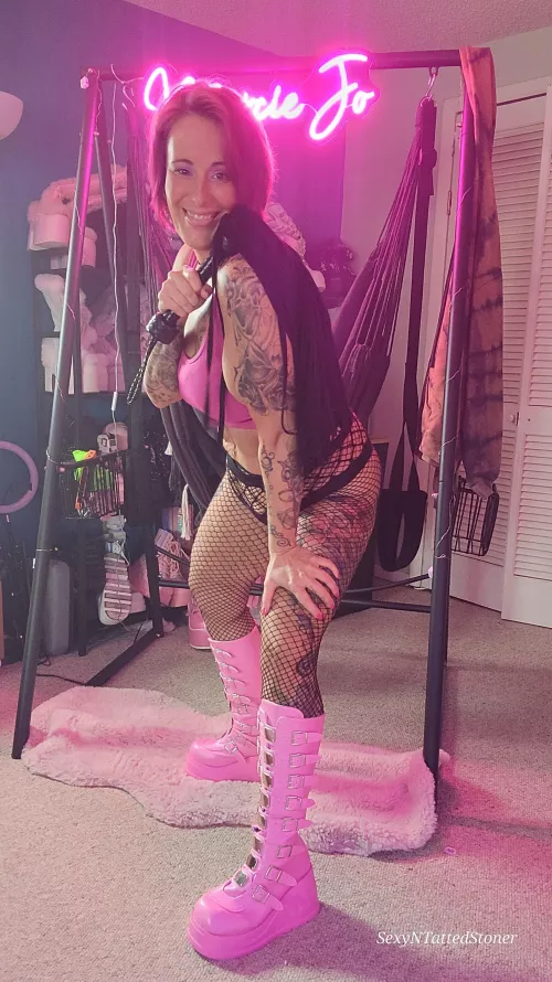 I will spank you like you're a BAD BOY...🤭😈 xoxoDomme Mommy 