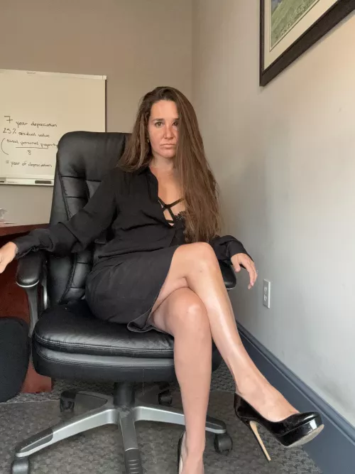 I'm the favorite secretary of my boss, i think you know why