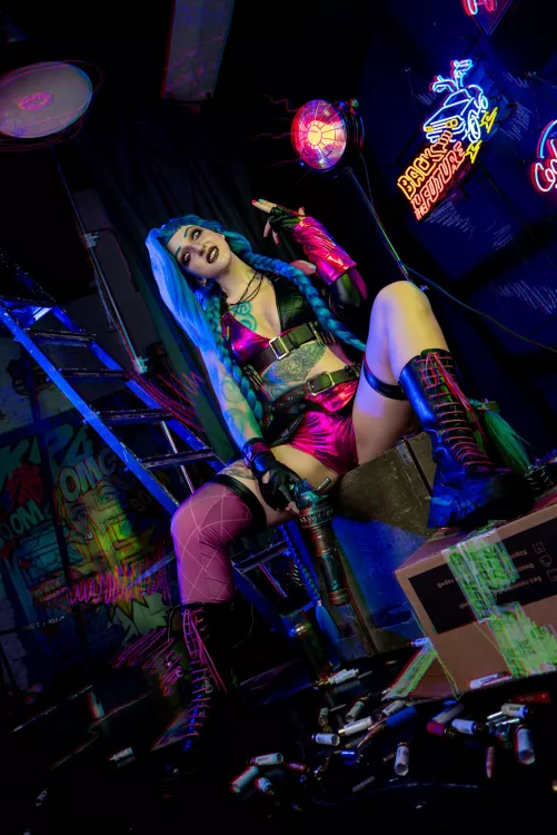 Jinx from League of Legends cosplay by sevir_cosplay