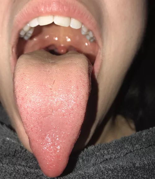 My tongue needs attention 👅💦