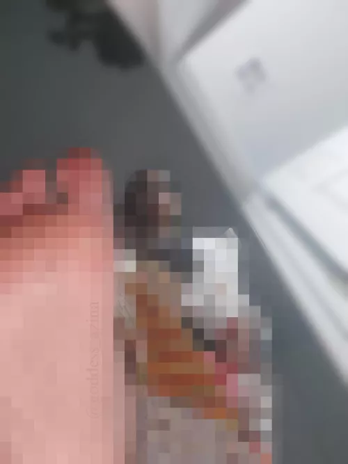 Oh, my! Licking the screen won't help, darling~ ✨️🦋