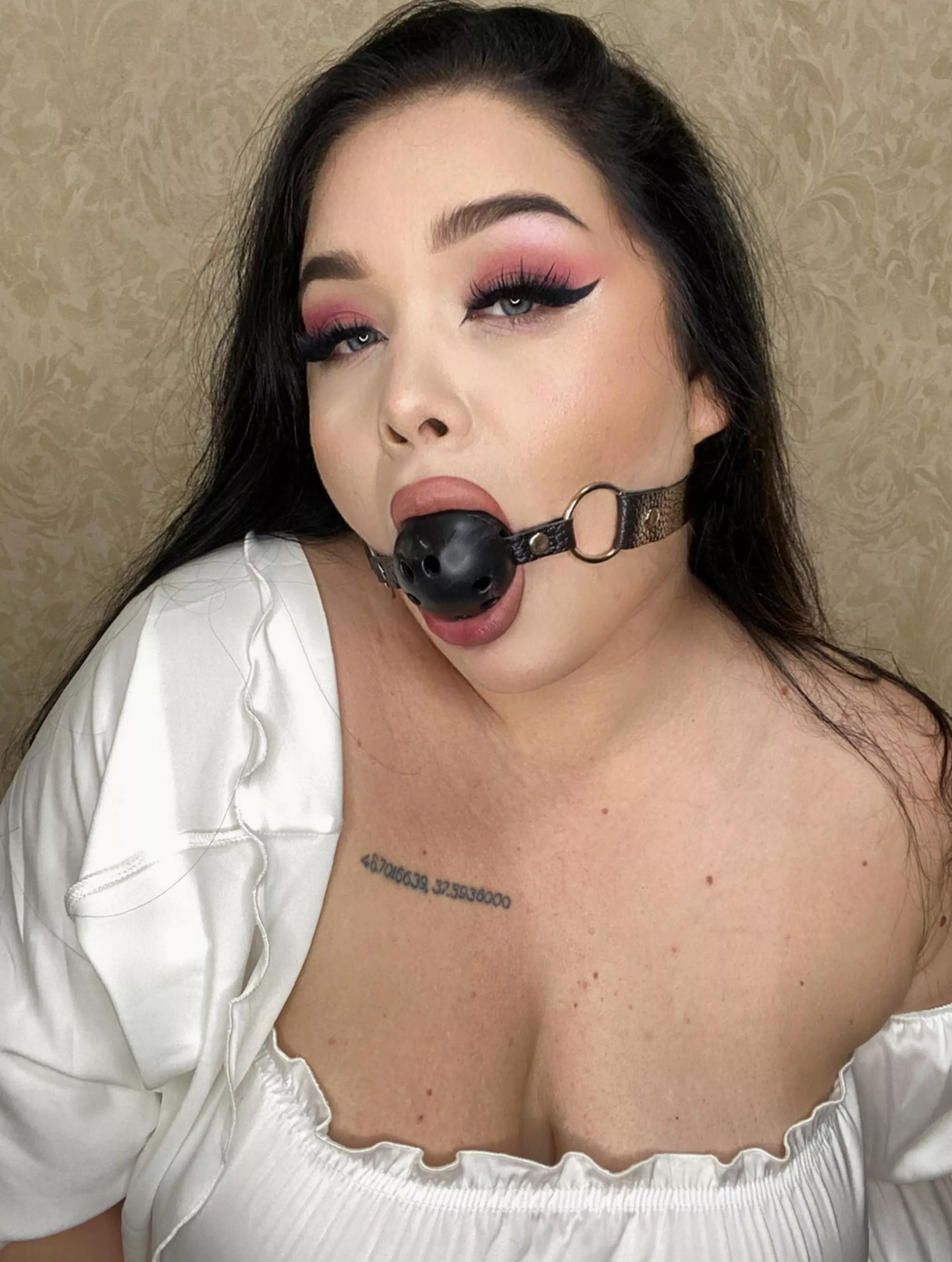 Put your balls in my mouth instead of a gag and make me drool
